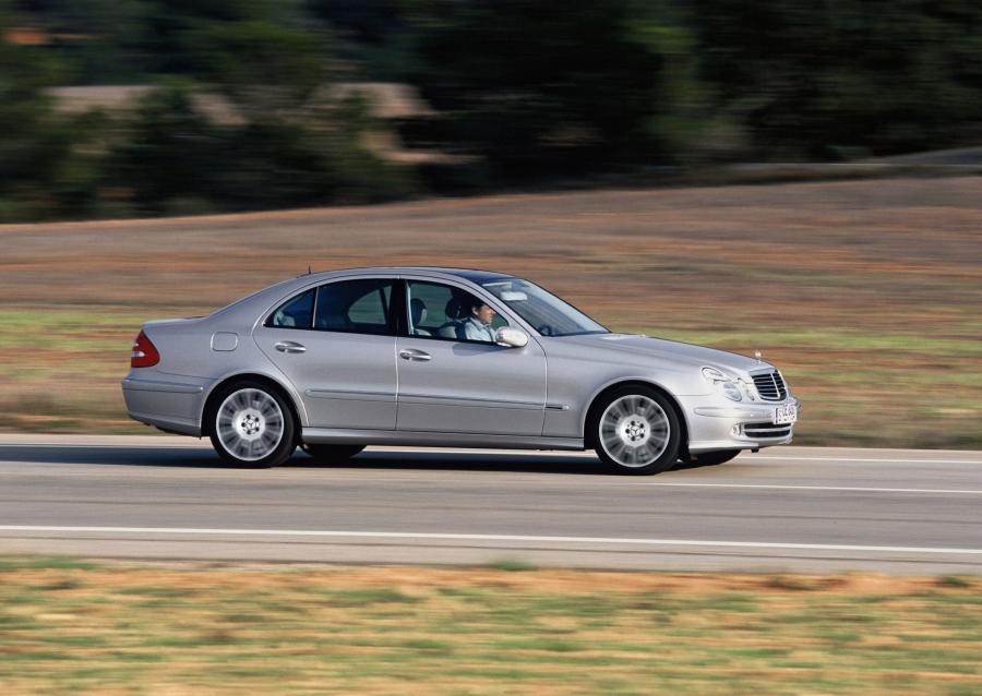  Mercedes-Benz E-Class 2002 года  (фото 86 из 448)